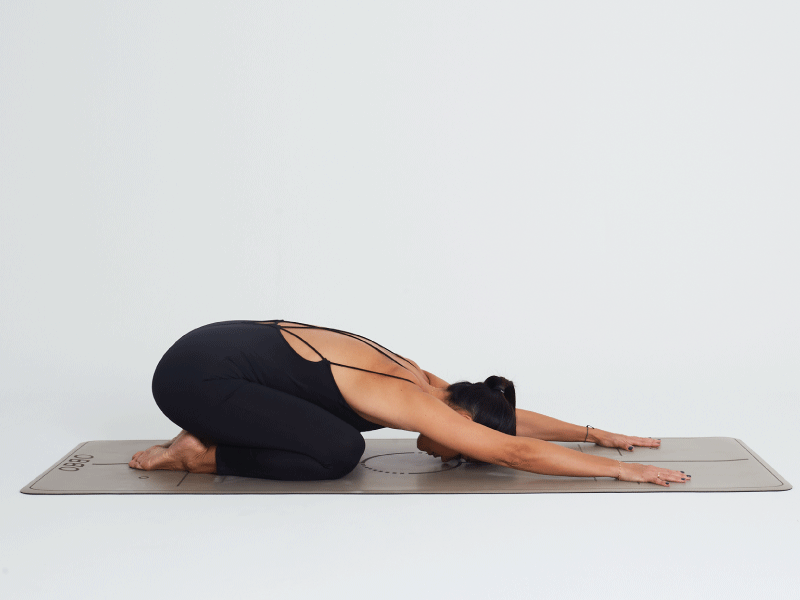 Postura del niño en yoga