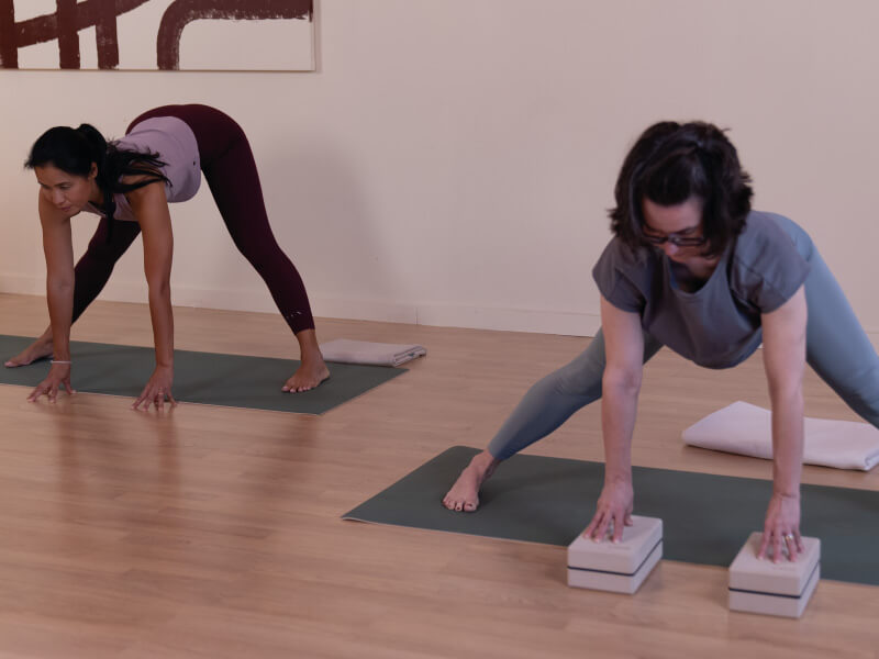 Yoga para la mujer: encontrar el equilibrio físico y emocional en
