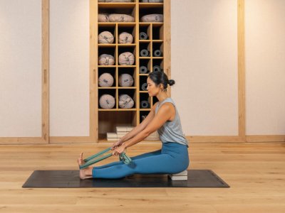 Clase de yoga para principiantes dirigida por Xuan Lan